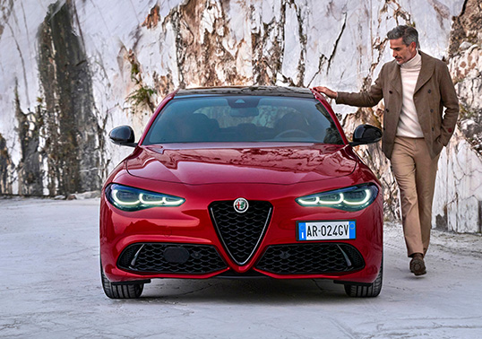 Alfa Romeo Giulia - Vista Frontale