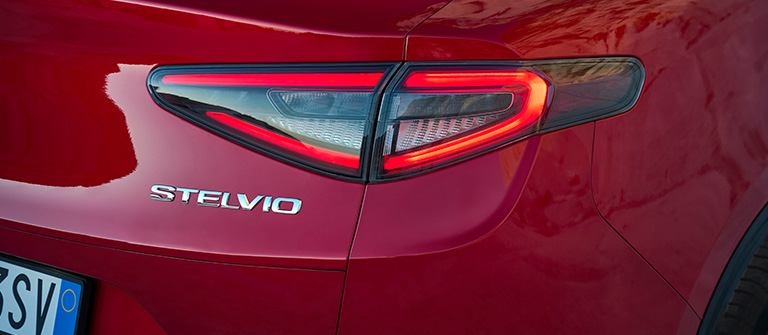 Alfa Romeo Stelvio - MY23 - Vanjština - Stražnja svjetla