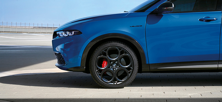 Alfa Romeo Tonale - Galerija - Mopar Dodaci - Crni paket